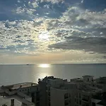 Seafront Taulantiasquareapt * Durrës
