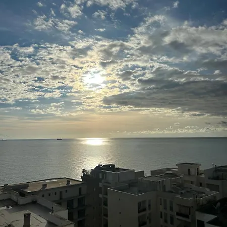 Seafront Taulantiasquareapt * Durrës